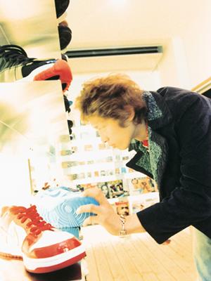 無地のtシャツで自由なスタイルを楽しむ